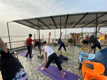 Personal Yoga Asana Meditation Trainer Teacher Instructor Class Online and In Person, Individual & Group Class Varanasi Banaras Ganga Ghat
