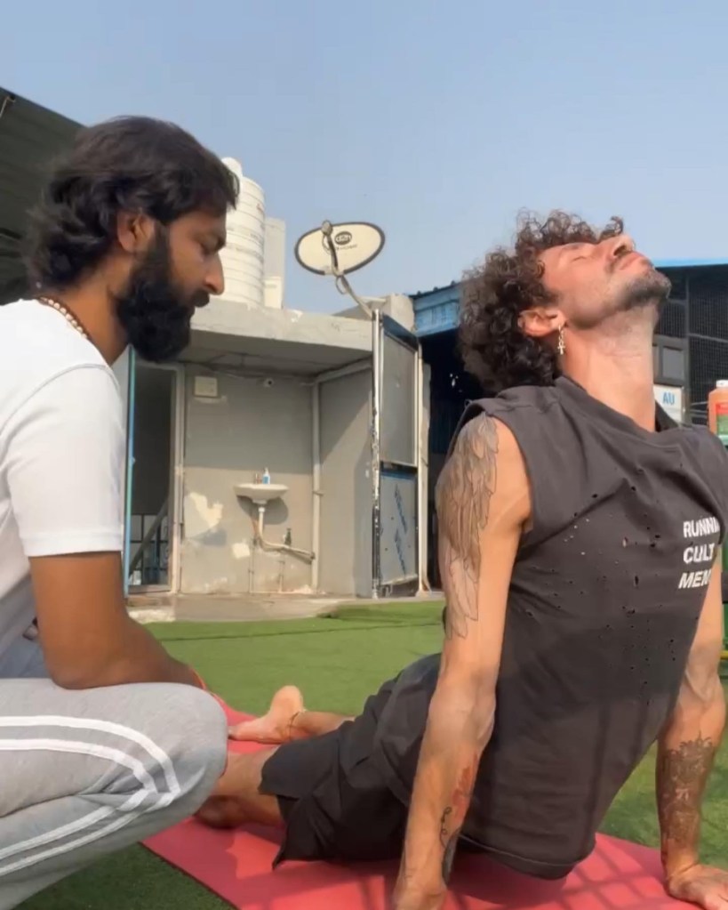 yoga online class asana pranayam meditation varanasi banaras kashi ganga ghat sunrise view hathayoga yogateacher ayushyoga session group private mat pose