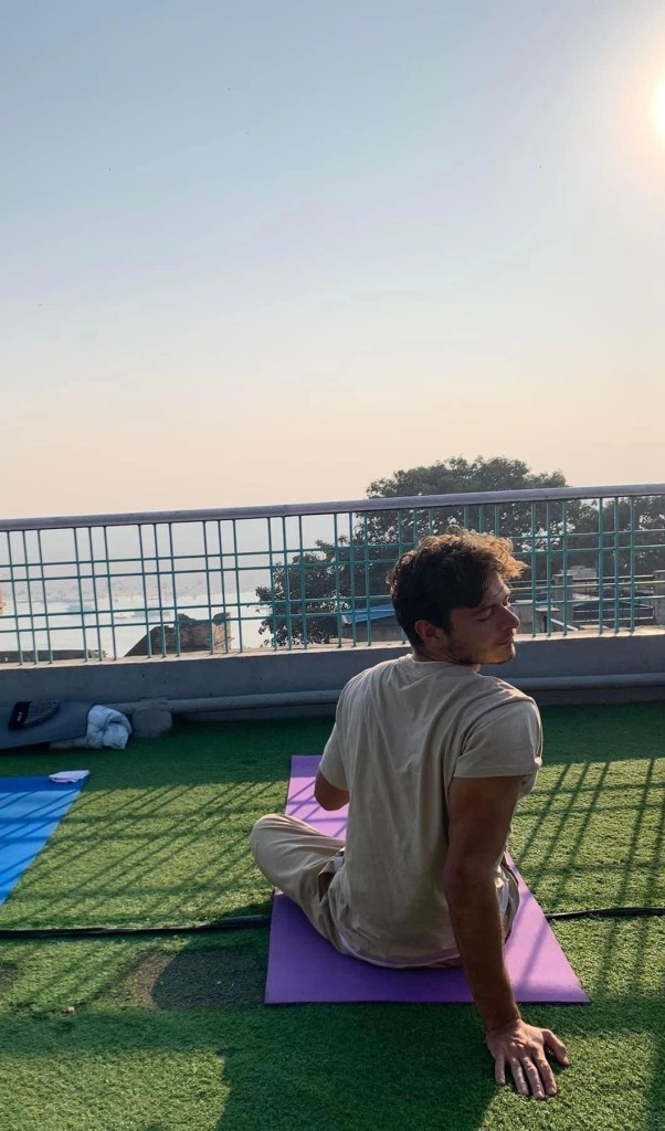 yoga onlineyoga yogaclass asana pranayam meditation varanasi banaras kashi ganga ghat sunriseyoga view hathayoga yogateacher ayushyoga yogasession groupyoga privateyoga yogamat yogapose yogainvaranasi yogawithayush yogaontheghat 