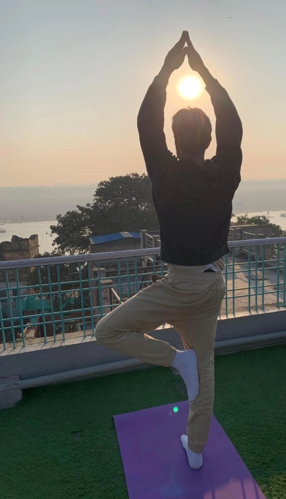 yoga onlineyoga yogaclass asana pranayam meditation varanasi banaras kashi ganga ghat sunriseyoga view hathayoga yogateacher ayushyoga yogasession groupyoga privateyoga yogamat yogapose yogainvaranasi yogawithayush yogaontheghat 