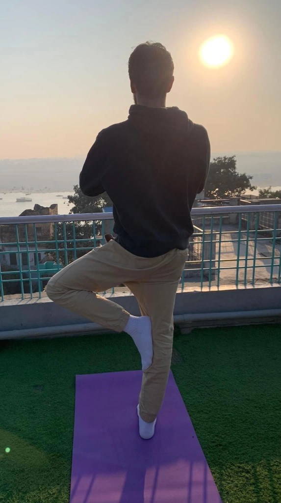 yoga onlineyoga yogaclass asana pranayam meditation varanasi banaras kashi ganga ghat sunriseyoga view hathayoga yogateacher ayushyoga yogasession groupyoga privateyoga yogamat yogapose yogainvaranasi yogawithayush yogaontheghat 