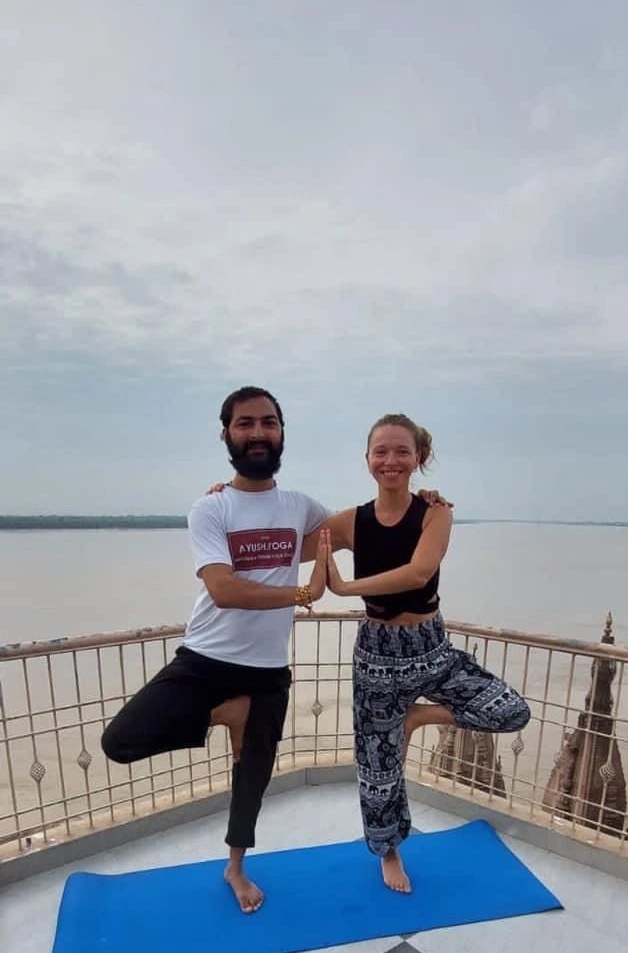 yoga onlineyoga yogaclass asana pranayam meditation varanasi banaras kashi ganga ghat sunriseyoga view hathayoga yogateacher ayushyoga yogasession groupyoga privateyoga yogamat yogapose yogainvaranasi yogawithayush yogaontheghat 