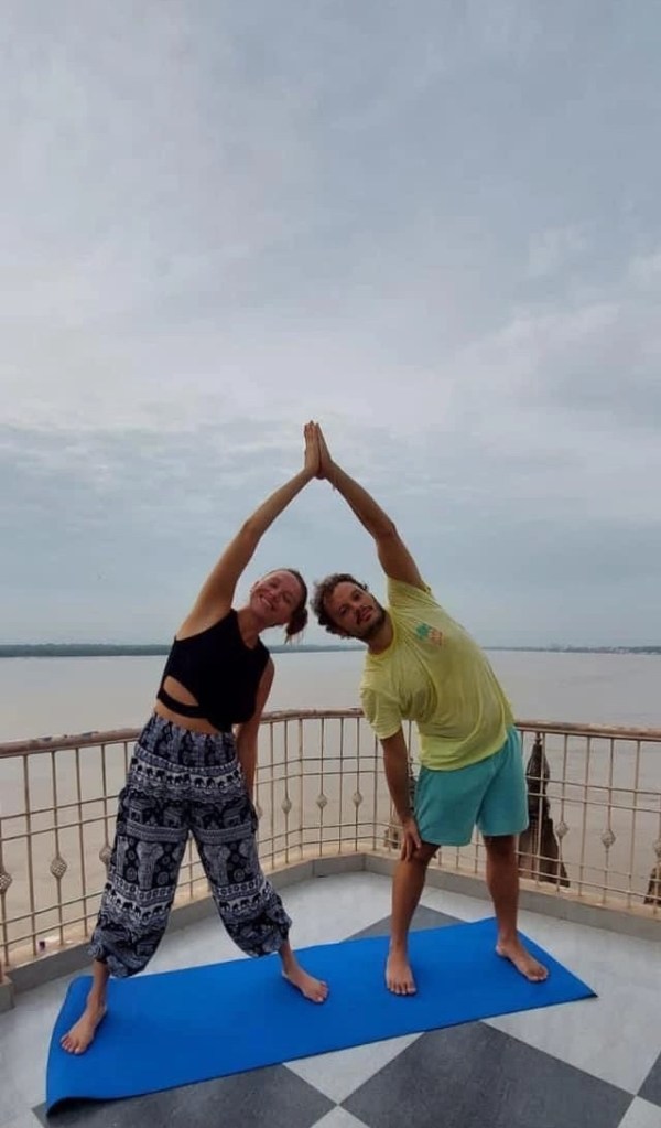 yoga onlineyoga yogaclass asana pranayam meditation varanasi banaras kashi ganga ghat sunriseyoga view hathayoga yogateacher ayushyoga yogasession groupyoga privateyoga yogamat yogapose yogainvaranasi yogawithayush yogaontheghat 