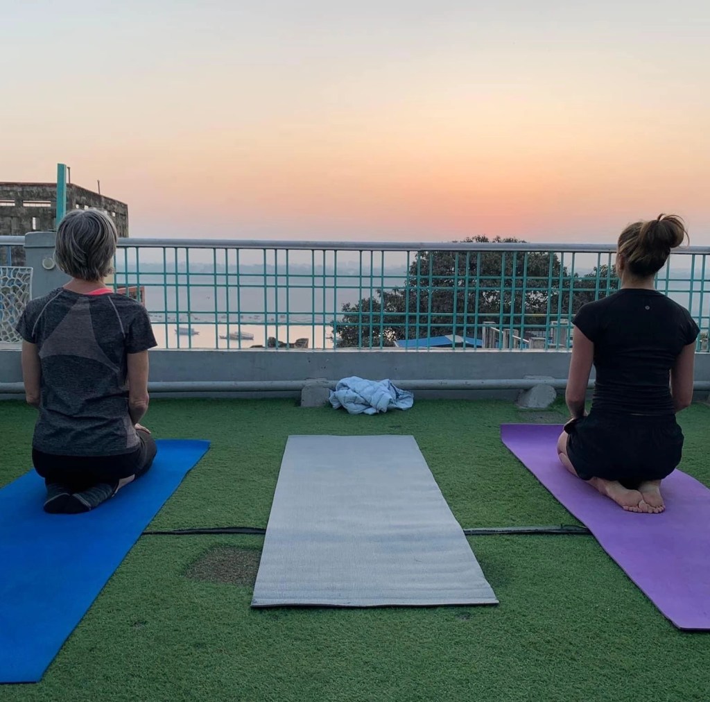 yoga onlineyoga yogaclass asana pranayam meditation varanasi banaras kashi ganga ghat sunriseyoga view hathayoga yogateacher ayushyoga yogasession groupyoga privateyoga yogamat yogapose yogainvaranasi yogawithayush yogaontheghat 