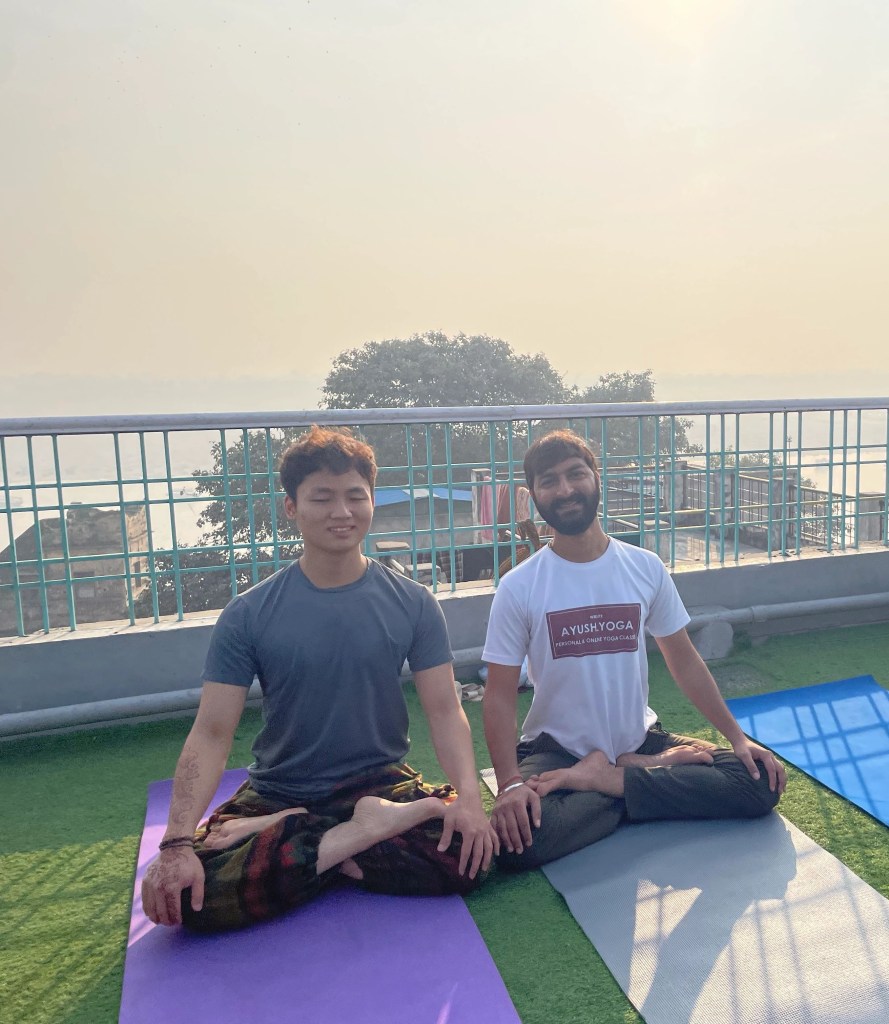 yoga onlineyoga yogaclass asana pranayam meditation varanasi banaras kashi ganga ghat sunriseyoga view hathayoga yogateacher ayushyoga yogasession groupyoga privateyoga yogamat yogapose yogainvaranasi yogawithayush yogaontheghat 