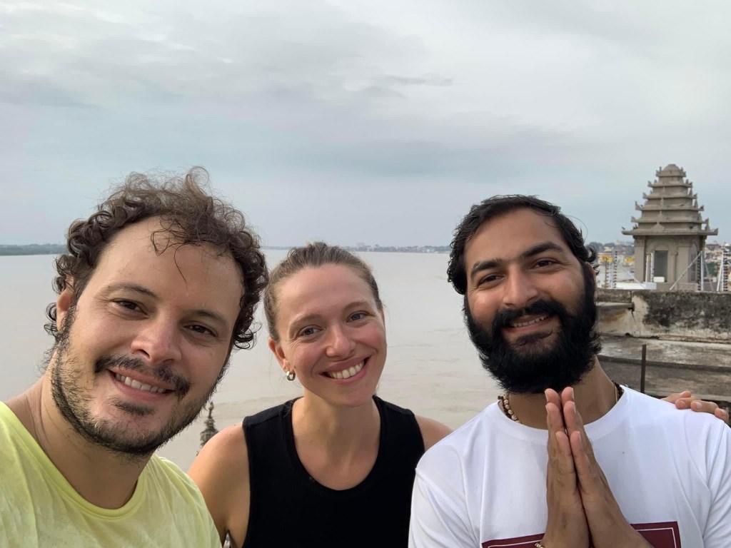 yoga onlineyoga yogaclass asana pranayam meditation varanasi banaras kashi ganga ghat sunriseyoga view hathayoga yogateacher ayushyoga yogasession groupyoga privateyoga yogamat yogapose yogainvaranasi yogawithayush yogaontheghat 