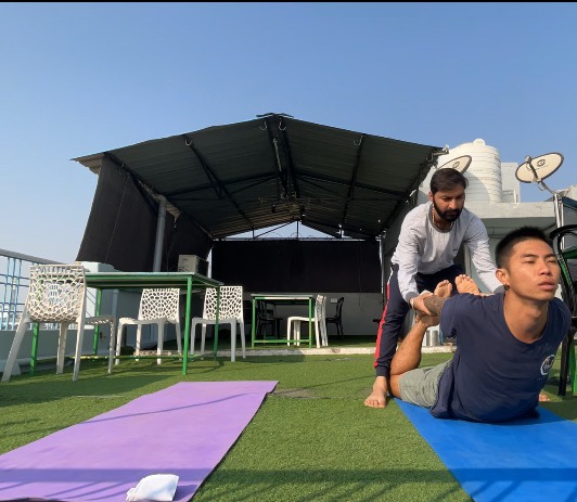 yoga onlineyoga yogaclass asana pranayam meditation varanasi banaras kashi ganga ghat sunriseyoga view hathayoga yogateacher ayushyoga yogasession groupyoga privateyoga yogamat yogapose yogainvaranasi yogawithayush yogaontheghat 