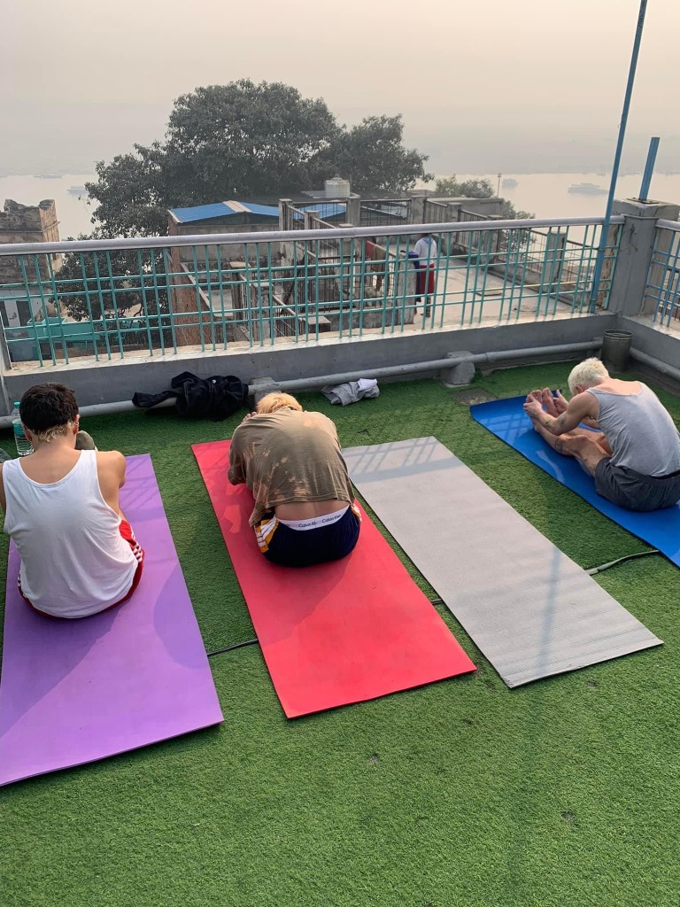 yoga onlineyoga yogaclass asana pranayam meditation varanasi banaras kashi ganga ghat sunriseyoga view hathayoga yogateacher ayushyoga yogasession groupyoga privateyoga yogamat yogapose yogainvaranasi yogawithayush yogaontheghat 