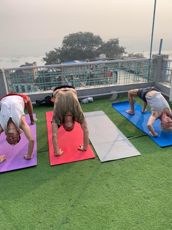 yoga onlineyoga yogaclass asana pranayam meditation varanasi banaras kashi ganga ghat sunriseyoga view hathayoga yogateacher ayushyoga yogasession groupyoga privateyoga yogamat yogapose yogainvaranasi yogawithayush yogaontheghat 