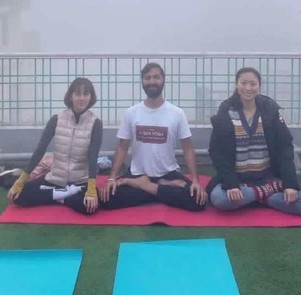 yoga onlineyoga yogaclass asana pranayam meditation varanasi banaras kashi ganga ghat sunriseyoga view hathayoga yogateacher ayushyoga yogasession groupyoga privateyoga yogamat yogapose yogainvaranasi yogawithayush yogaontheghat 