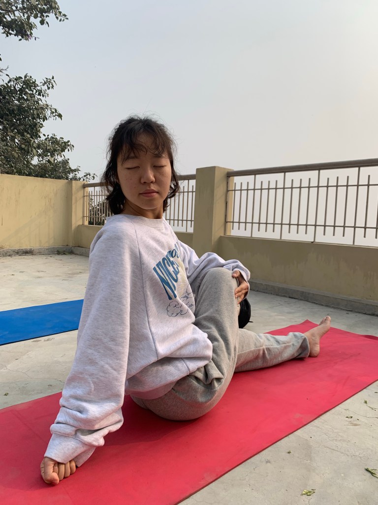 yoga onlineyoga yogaclass asana pranayam meditation varanasi banaras kashi ganga ghat sunriseyoga view hathayoga yogateacher ayushyoga yogasession groupyoga privateyoga yogamat yogapose yogainvaranasi yogawithayush yogaontheghat 