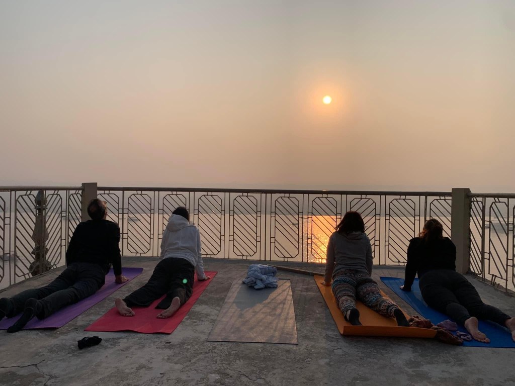 yoga onlineyoga yogaclass asana pranayam meditation varanasi banaras kashi ganga ghat sunriseyoga view hathayoga yogateacher ayushyoga yogasession groupyoga privateyoga yogamat yogapose yogainvaranasi yogawithayush yogaontheghat 
