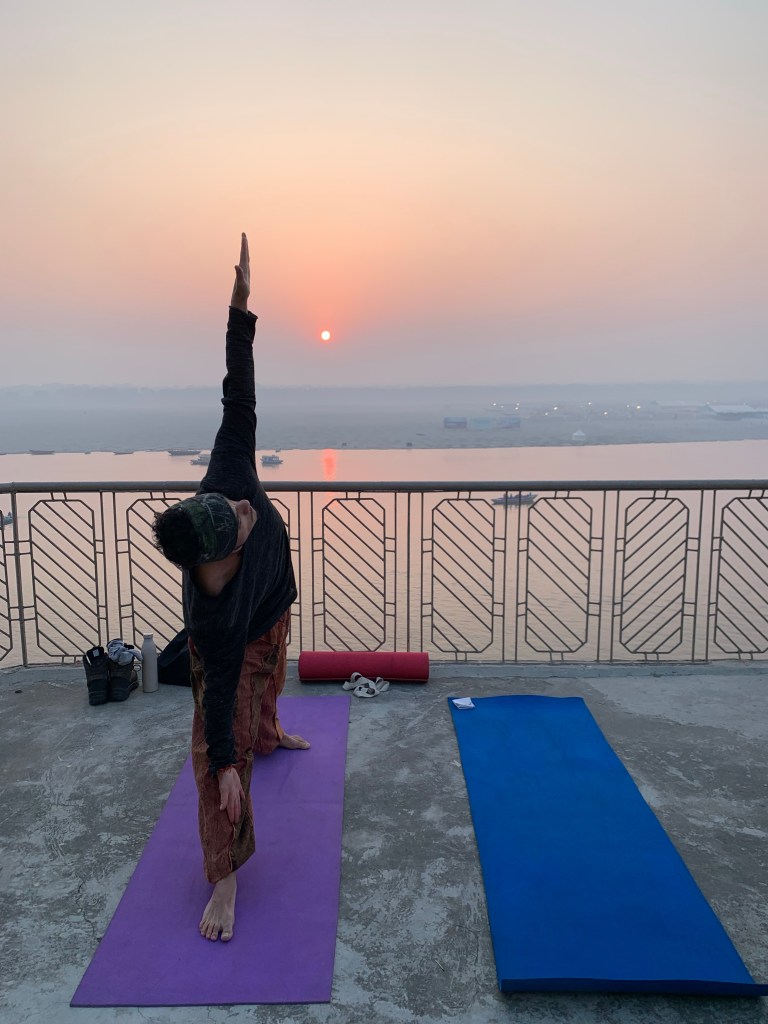 yoga onlineyoga yogaclass asana pranayam meditation varanasi banaras kashi ganga ghat sunriseyoga view hathayoga yogateacher ayushyoga yogasession groupyoga privateyoga yogamat yogapose yogainvaranasi yogawithayush yogaontheghat