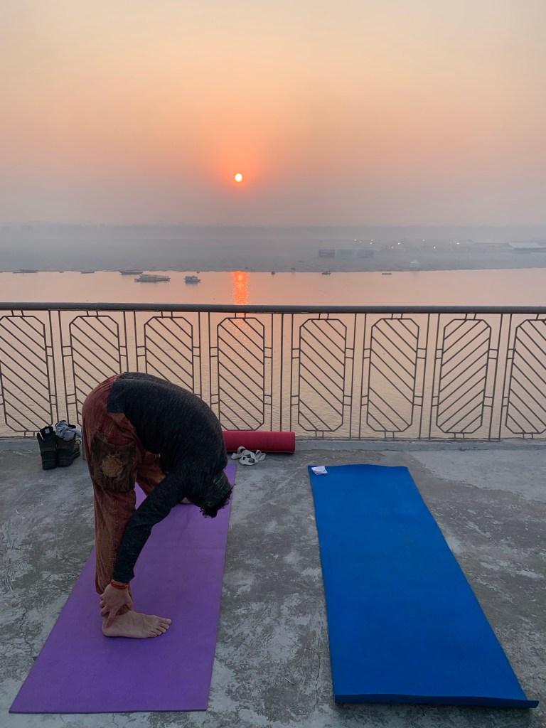 yoga onlineyoga yogaclass asana pranayam meditation varanasi banaras kashi ganga ghat sunriseyoga view hathayoga yogateacher ayushyoga yogasession groupyoga privateyoga yogamat yogapose yogainvaranasi yogawithayush yogaontheghat