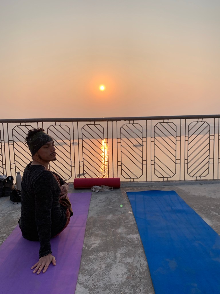 yoga onlineyoga yogaclass asana pranayam meditation varanasi banaras kashi ganga ghat sunriseyoga view hathayoga yogateacher ayushyoga yogasession groupyoga privateyoga yogamat yogapose yogainvaranasi yogawithayush yogaontheghat