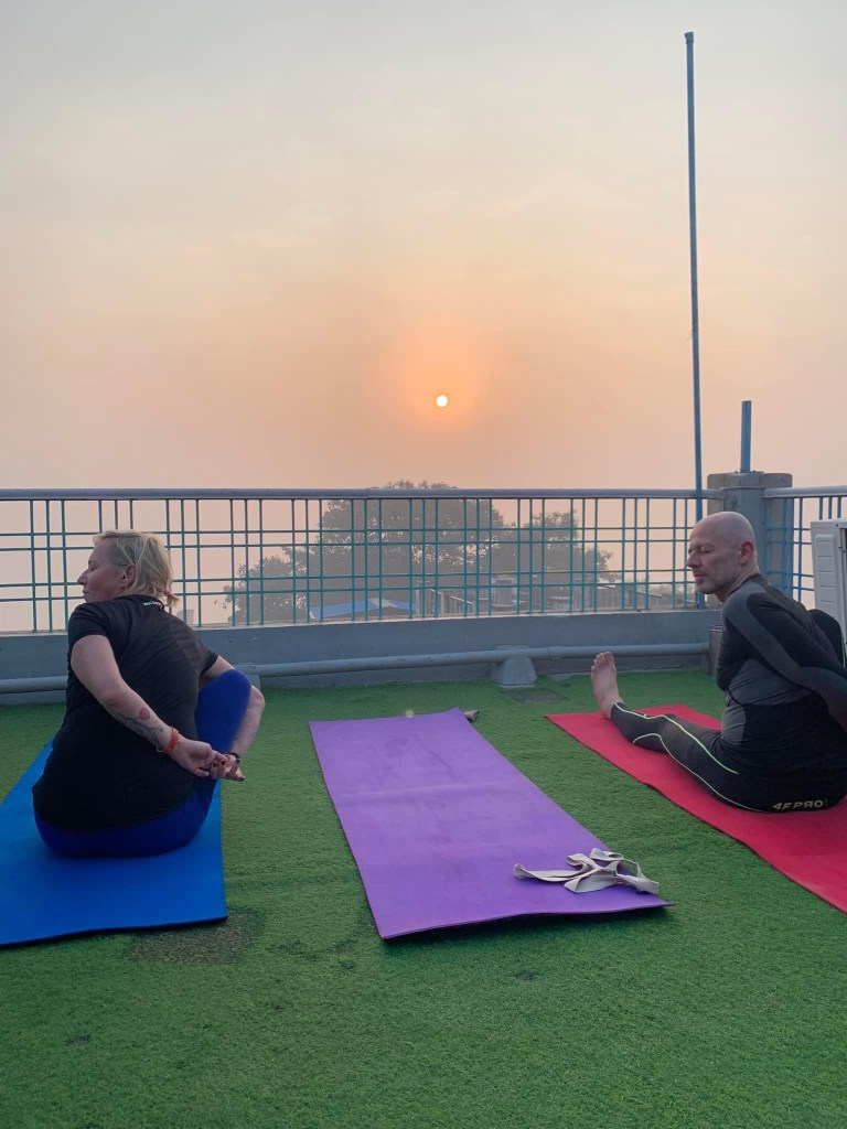yoga onlineyoga yogaclass asana pranayam meditation varanasi banaras kashi ganga ghat sunriseyoga view hathayoga yogateacher ayushyoga yogasession groupyoga privateyoga yogamat yogapose yogainvaranasi yogawithayush yogaontheghat 