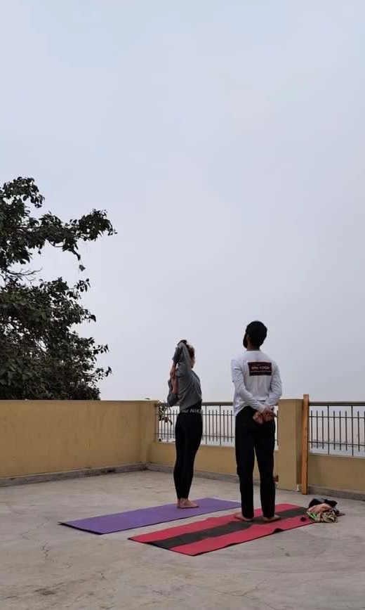 yoga onlineyoga yogaclass asana pranayam meditation varanasi banaras kashi ganga ghat sunriseyoga view hathayoga yogateacher ayushyoga yogasession groupyoga privateyoga yogamat yogapose yogainvaranasi yogawithayush yogaontheghat 