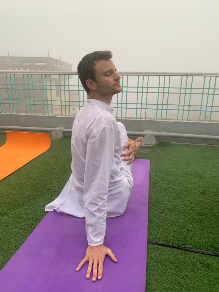 yoga onlineyoga yogaclass asana pranayam meditation varanasi banaras kashi ganga ghat sunriseyoga view hathayoga yogateacher ayushyoga yogasession groupyoga privateyoga yogamat yogapose yogainvaranasi yogawithayush yogaontheghat