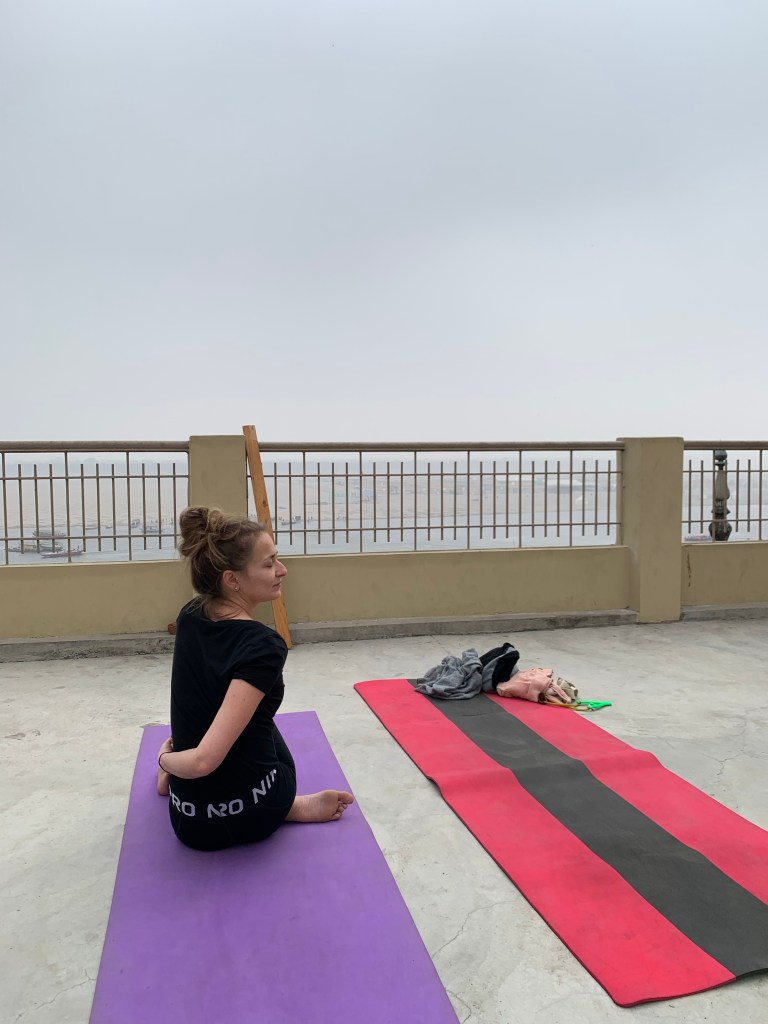 yoga onlineyoga yogaclass asana pranayam meditation varanasi banaras kashi ganga ghat sunriseyoga view hathayoga yogateacher ayushyoga yogasession groupyoga privateyoga yogamat yogapose yogainvaranasi yogawithayush yogaontheghat 