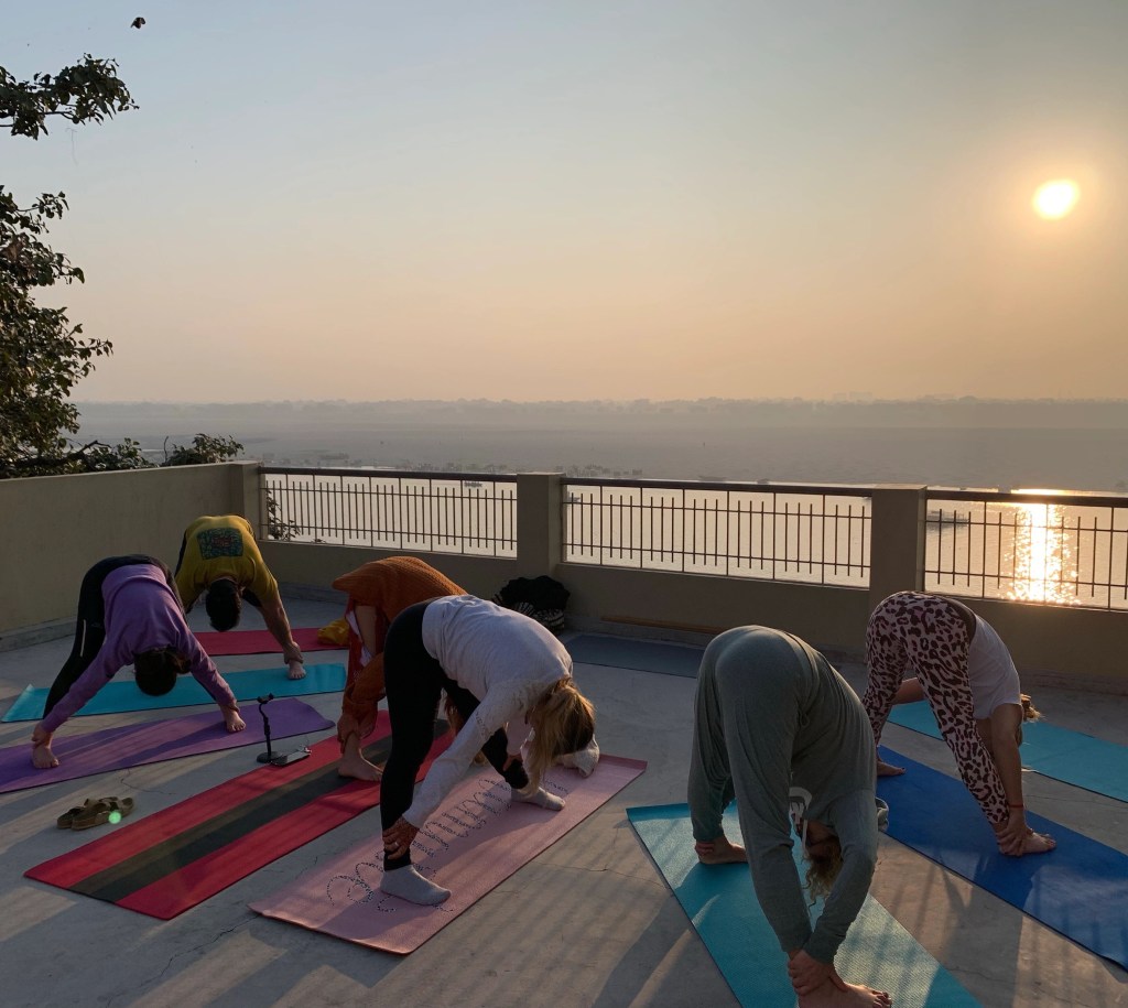 yoga onlineyoga yogaclass asana pranayam meditation varanasi banaras kashi ganga ghat sunriseyoga view hathayoga yogateacher ayushyoga yogasession groupyoga privateyoga yogamat yogapose yogainvaranasi yogawithayush yogaontheghat 