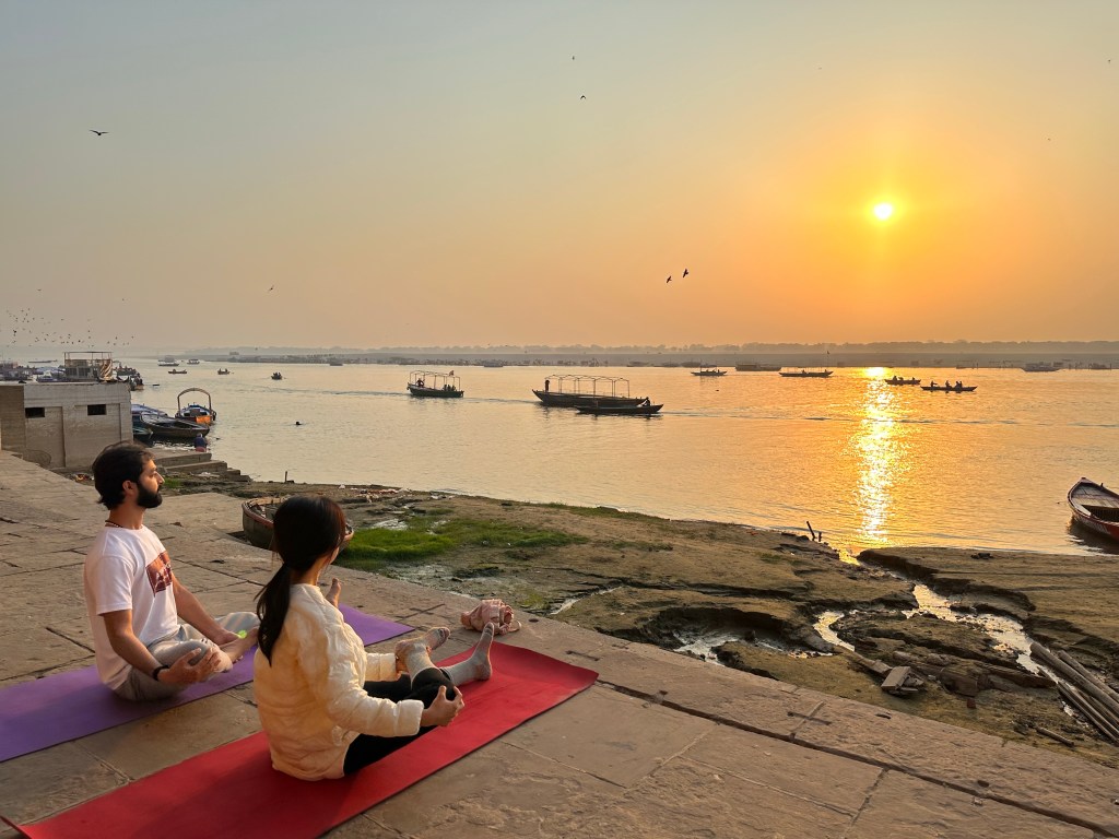 yoga onlineyoga yogaclass asana pranayam meditation varanasi banaras kashi ganga ghat sunriseyoga view hathayoga yogateacher ayushyoga yogasession groupyoga privateyoga yogamat yogapose yogainvaranasi yogawithayush yogaontheghat 